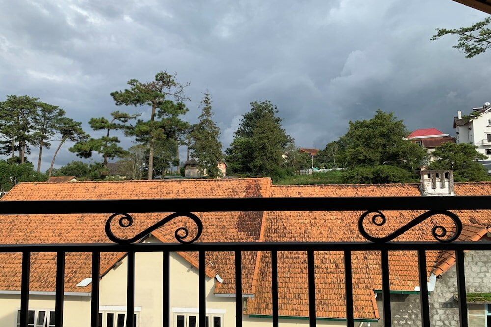 Фото Hasa Da Lat Hotel and Apartment