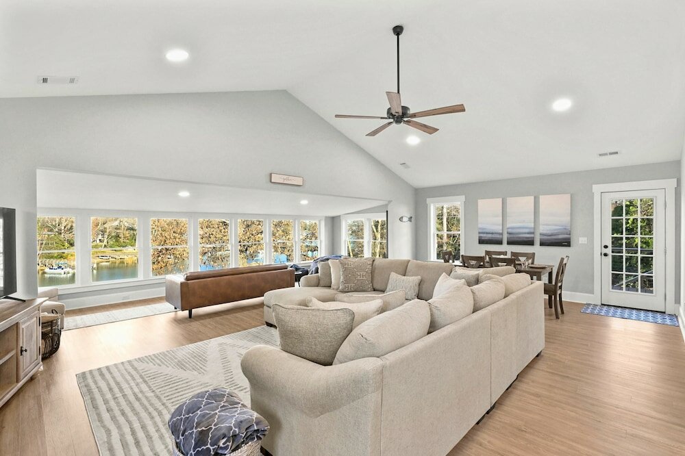 Фото Dock Days by Avantstay Swimming Platform, Dock