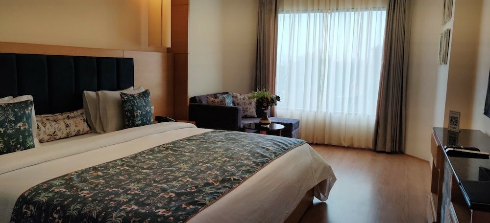 Фото Radiant Globus Hotel