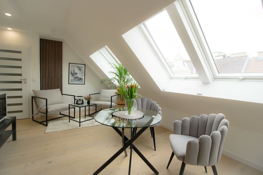 Фото Stylish & Modern Apartment