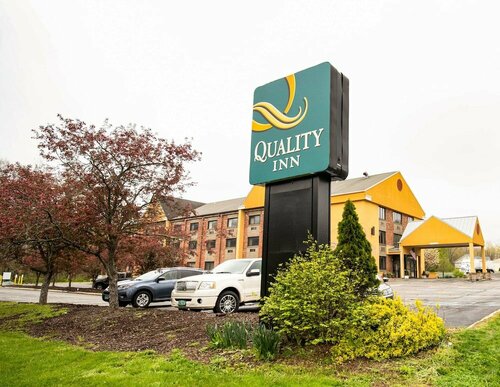 Гостиница Quality Inn Cromwell - Middletown