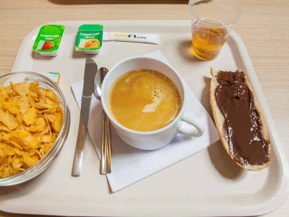 Фото hotelF1 Aix en Provence Sainte Victoire