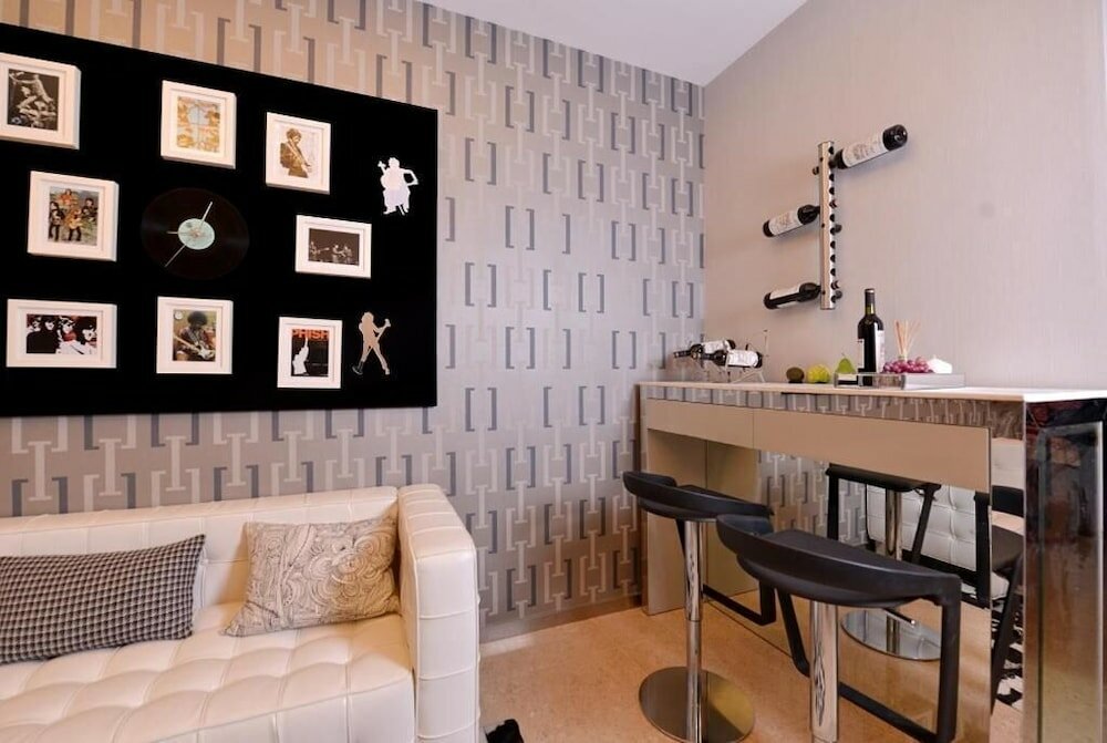 Фото Royal River Apartment