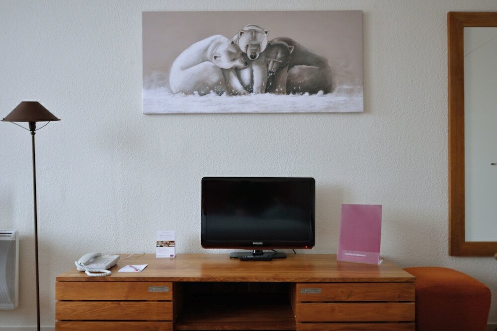 Фото Hôtel l'Eden des Cimes - Vacances Bleues - Belle Plagne 2100