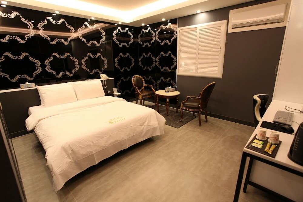 Фото S-Petite Hotel