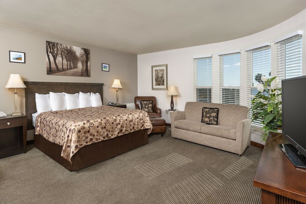 Фото Cardiff by the Sea Lodge