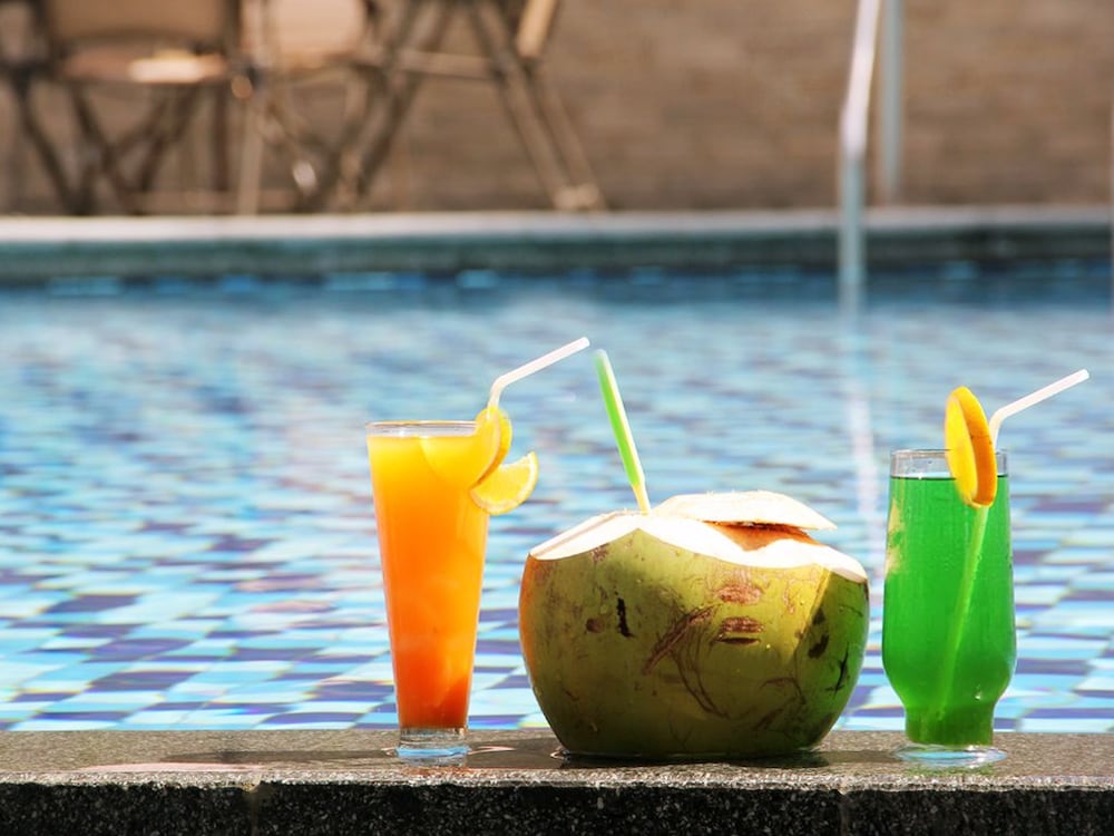 Фото Narita Hotel Surabaya