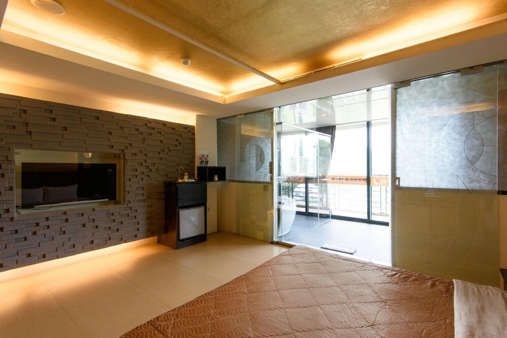 Фото Harbor Elite Hotel