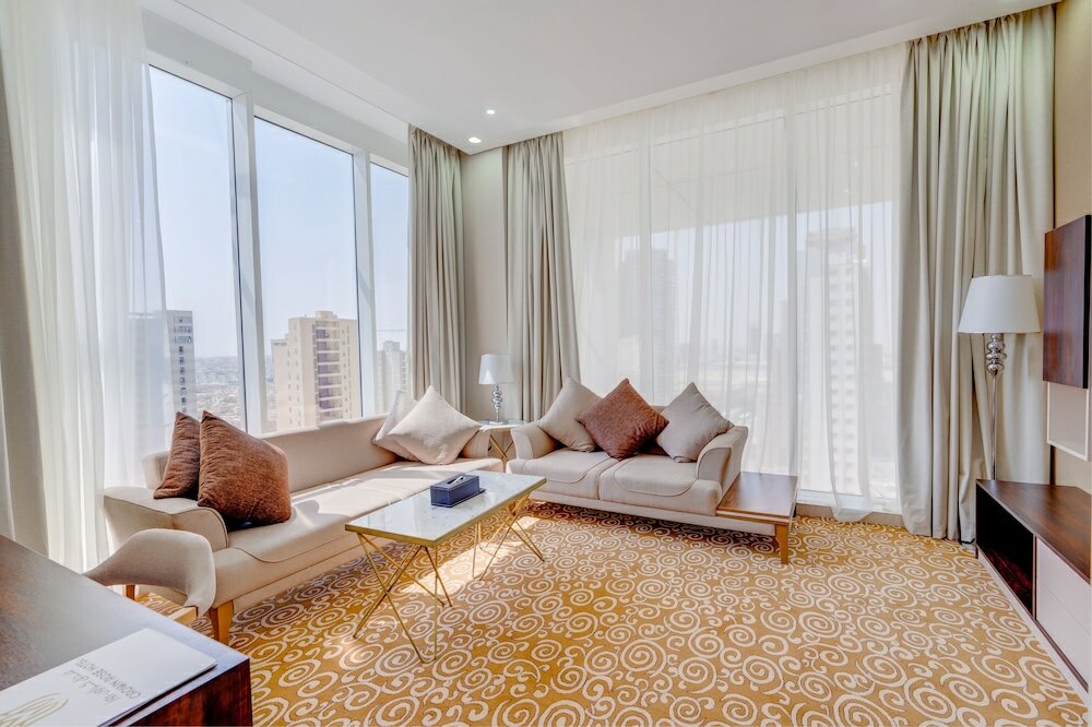 Фото Crown Rose Hotel