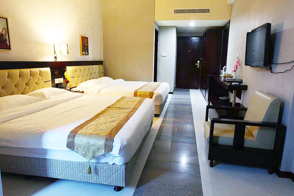 Фото Hotel The Cox Today