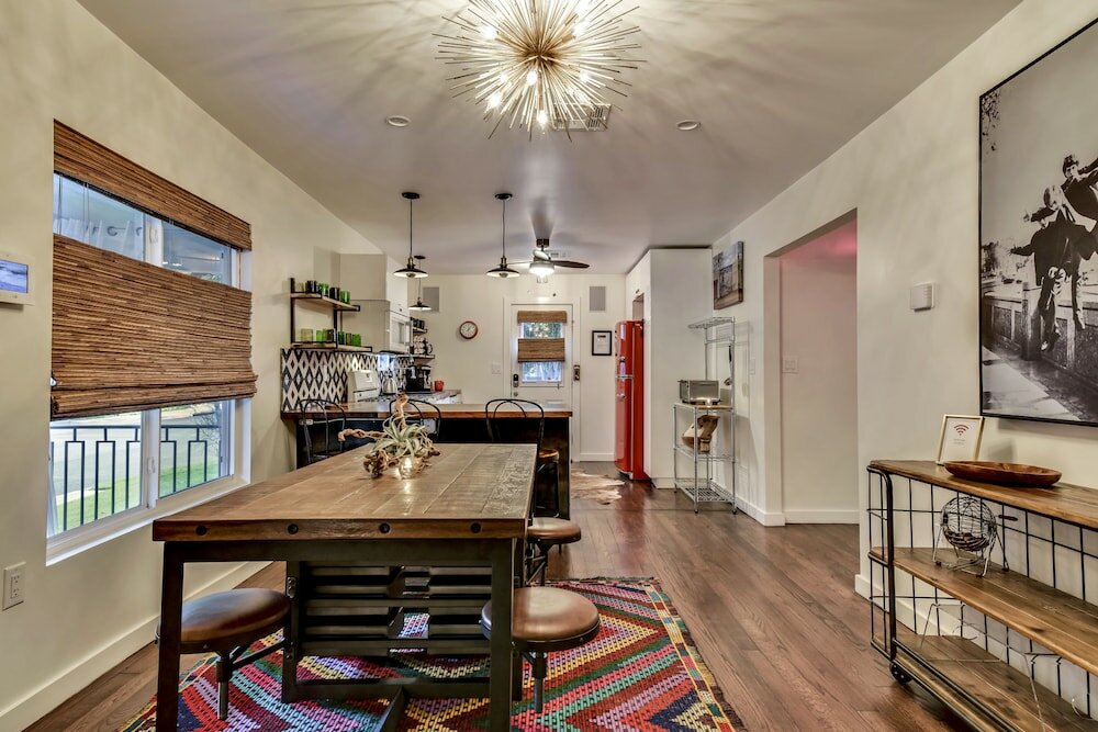 Фото The Eastside Lodge Austin