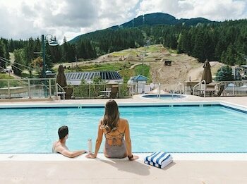 Внешний вид отеля Pan Pacific Whistler Mountainside в Муниципалитете курорте Уистлере, фото 4