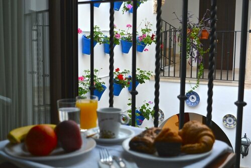 Гостиница Hotel Marisa в Кордове
