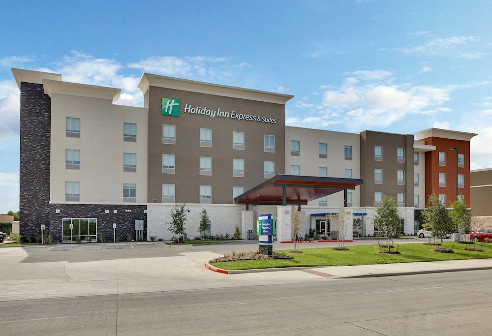 Фото Holiday Inn Express & Suites Plano - The Colony, an Ihg Hotel