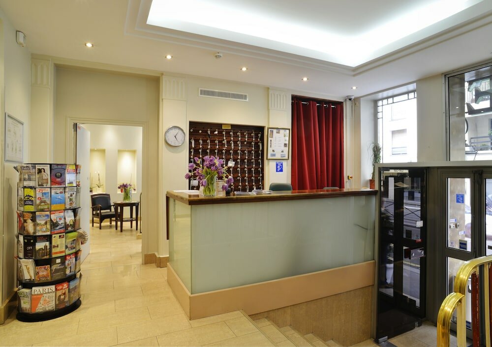 Фото Hotel Ambassadeur