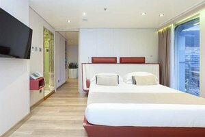 Гостиница Sunborn Gibraltar