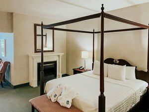 Гостиница Quality Inn & Suites Downtown