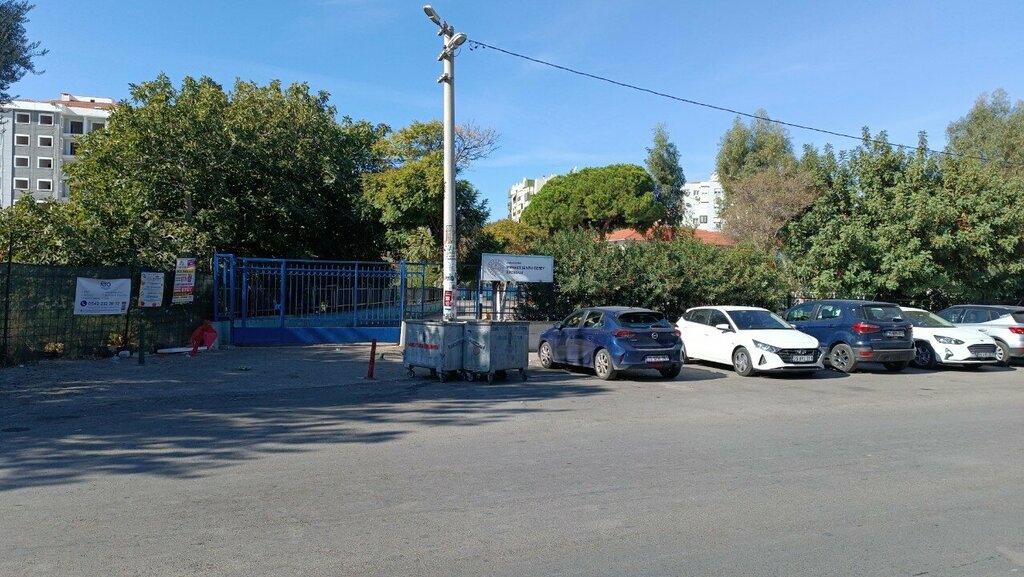 Primary school Mehmet Seniye Ozbey Primary School, Izmir, photo