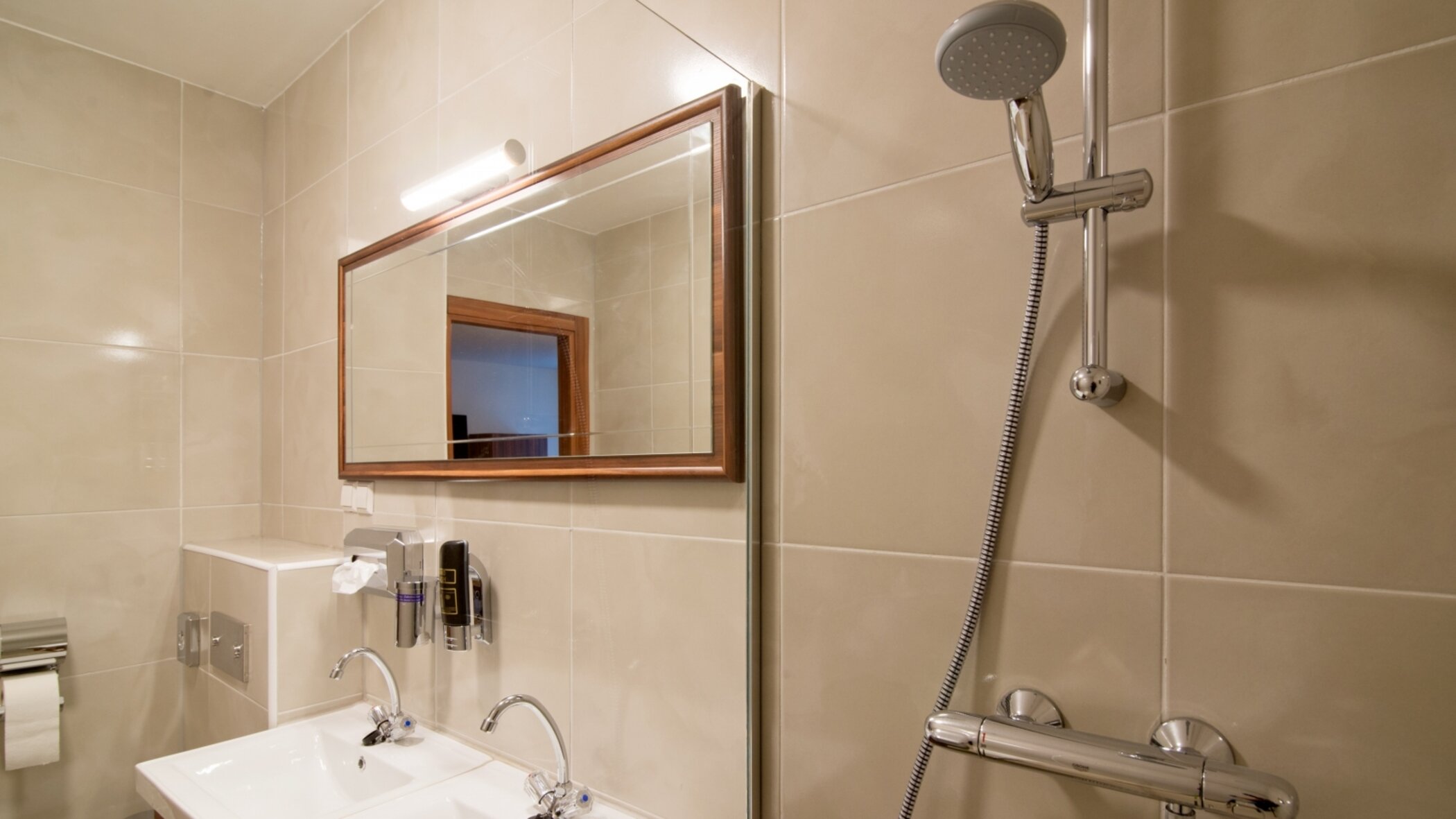 Фото Hotel King's Court