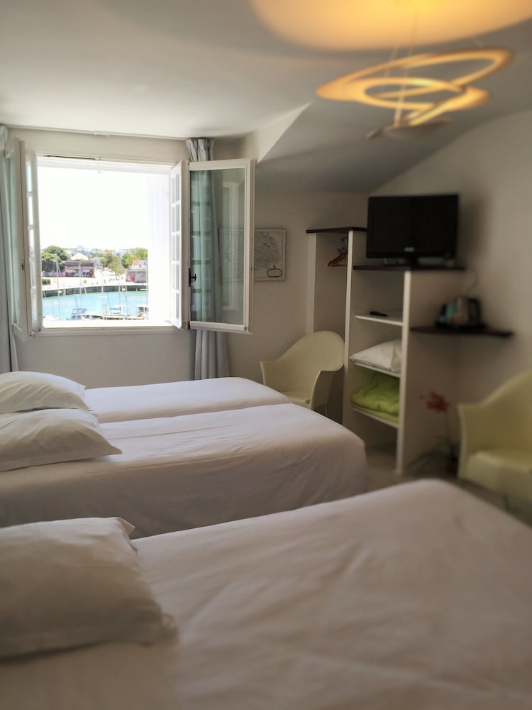 Фото Hotel La Marine