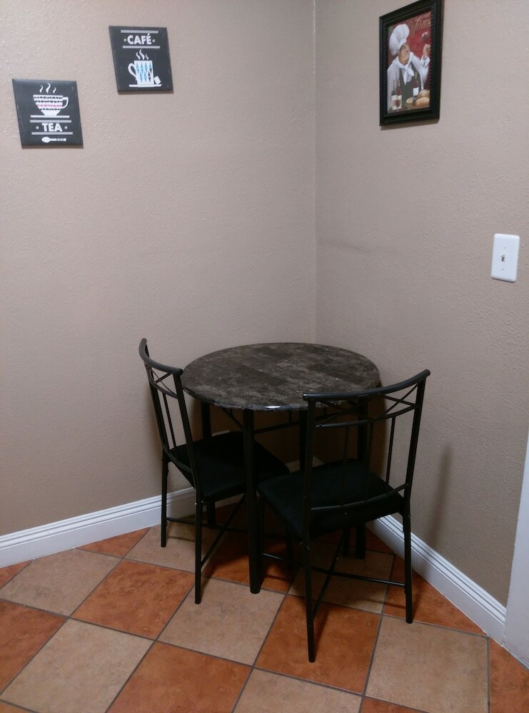 Фото Monterey Inn Hotel