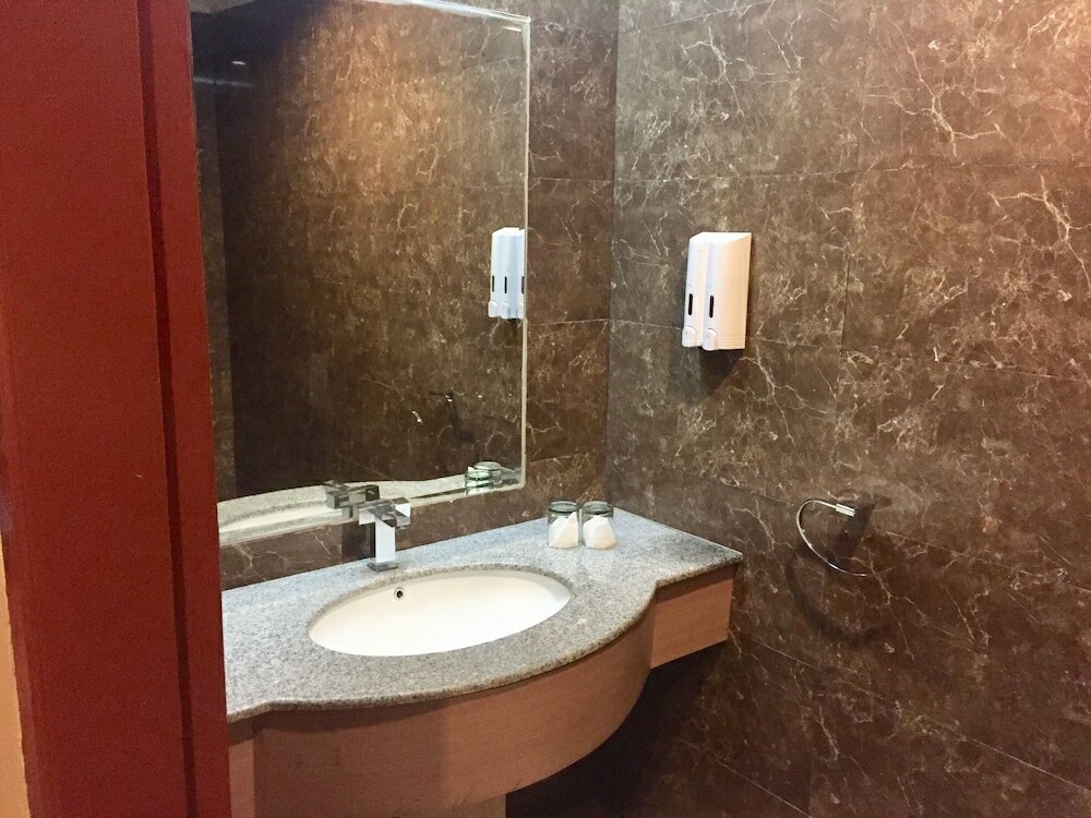 Фото Wiltop Hotel