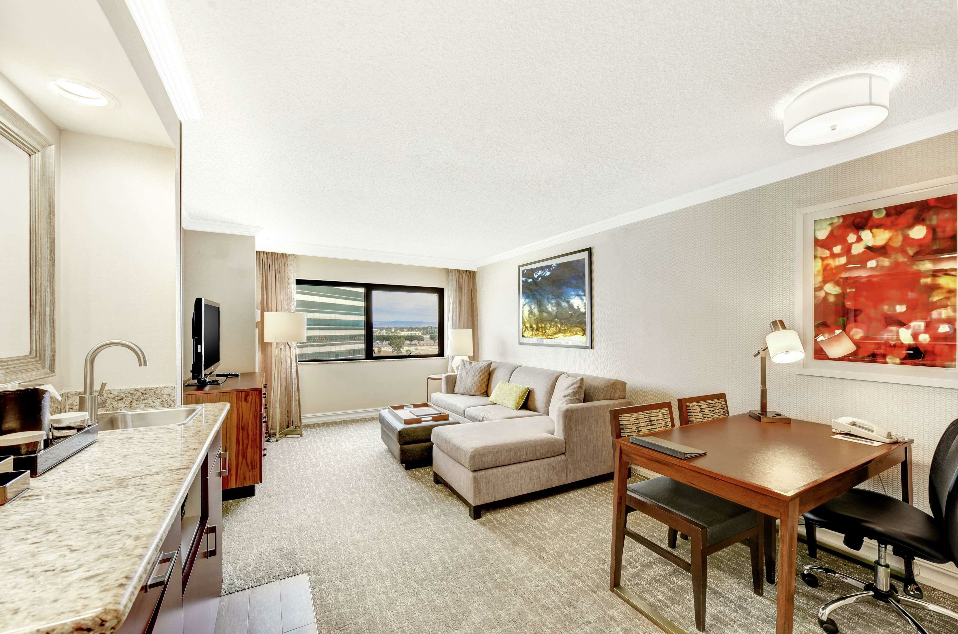 Фото Embassy Suites by Hilton Anaheim Orange