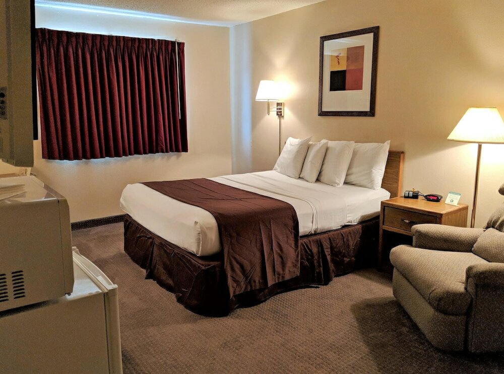 Фото Americas Best Value Inn Torrington