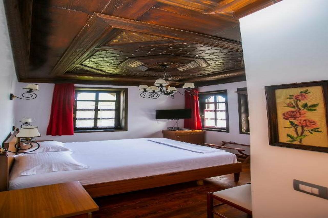 Фото Hotel Onufri