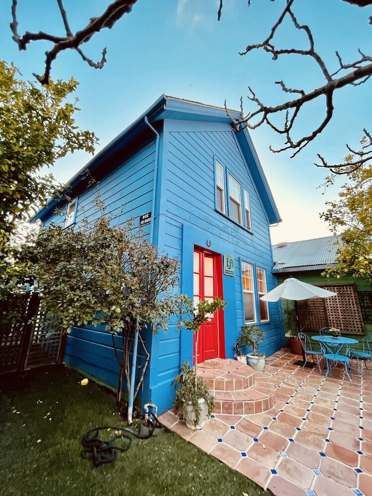 Фото Metro Hotel and Cafe