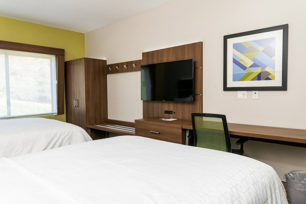 Фото Holiday Inn Express & Suites Lubbock Central - Univ Area, an Ihg Hotel