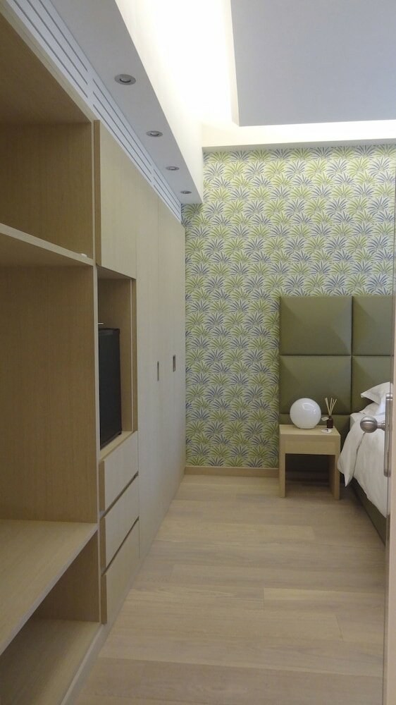 Фото Augustana House