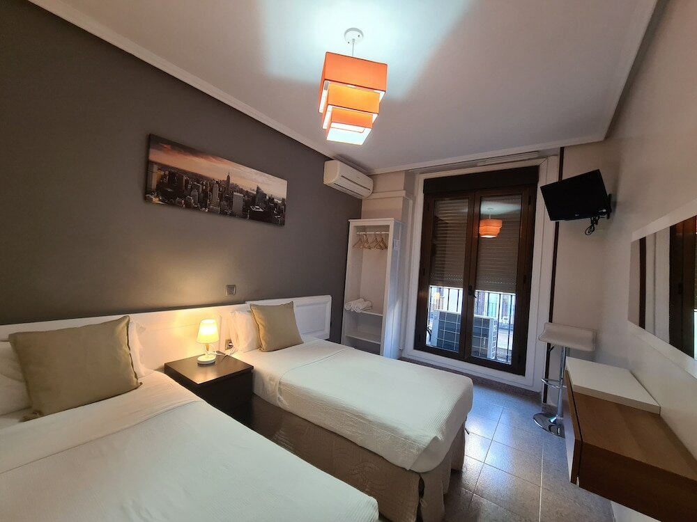 Фото C. H. Chelo