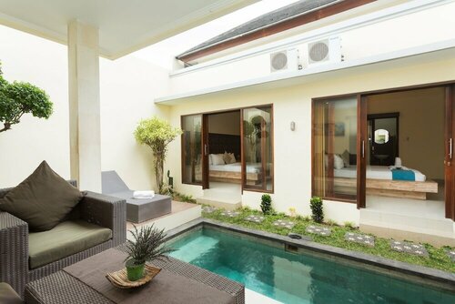 Гостиница Karana Villa Bali в Денпасаре