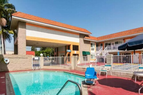 Гостиница Rodeway Inn Artesia Cerritos