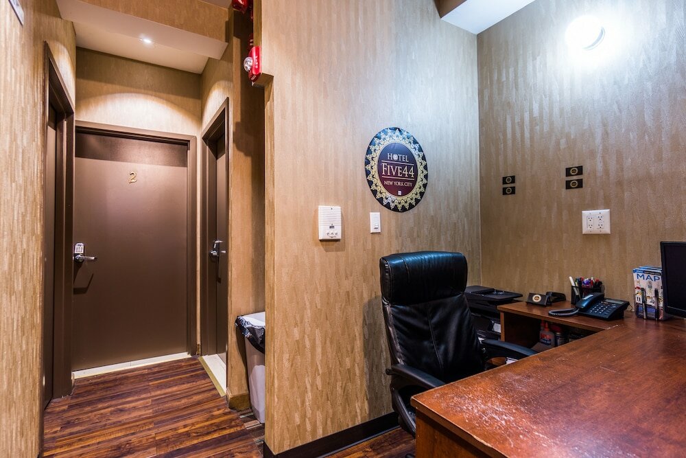 Фото Hotel Five44