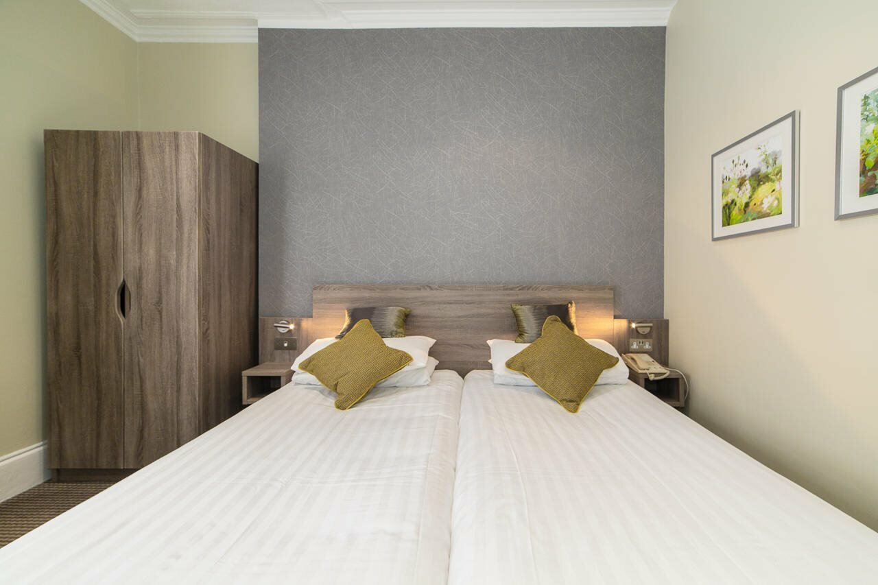 Фото Phoenix Hotel