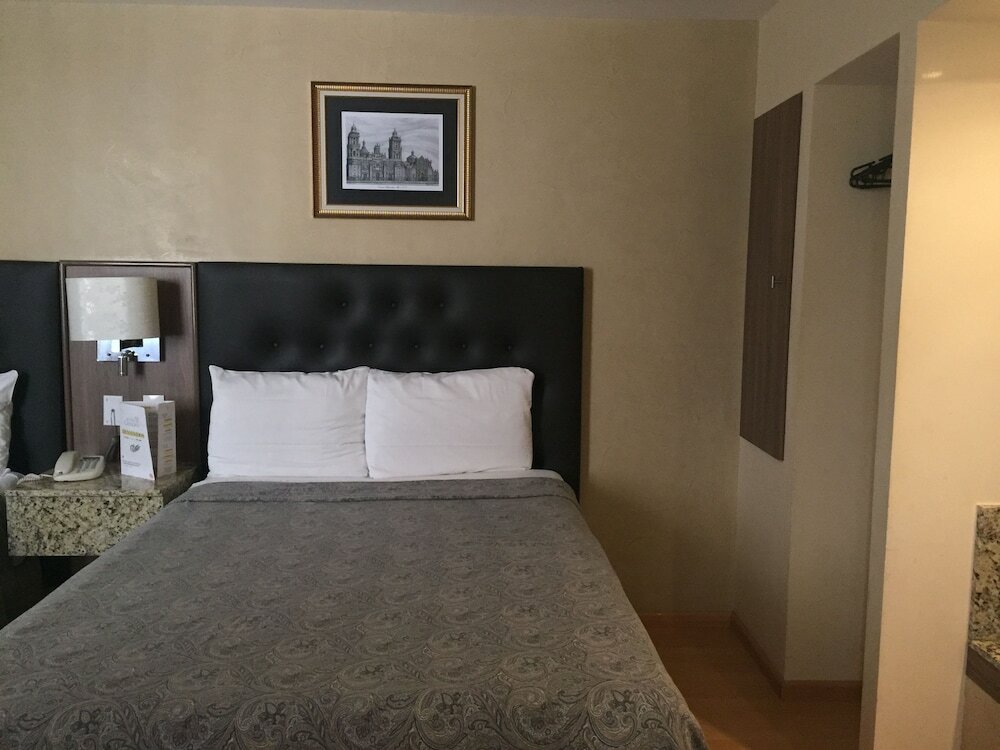 Фото Hotel Castropol