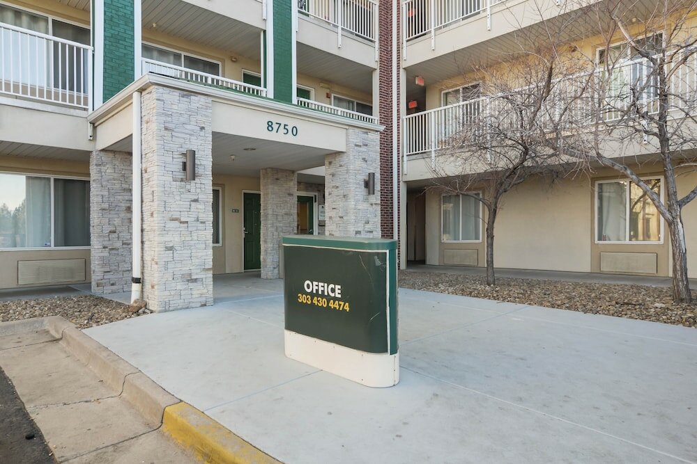 Фото HomeTowne Studios by Red Roof Denver - Thornton