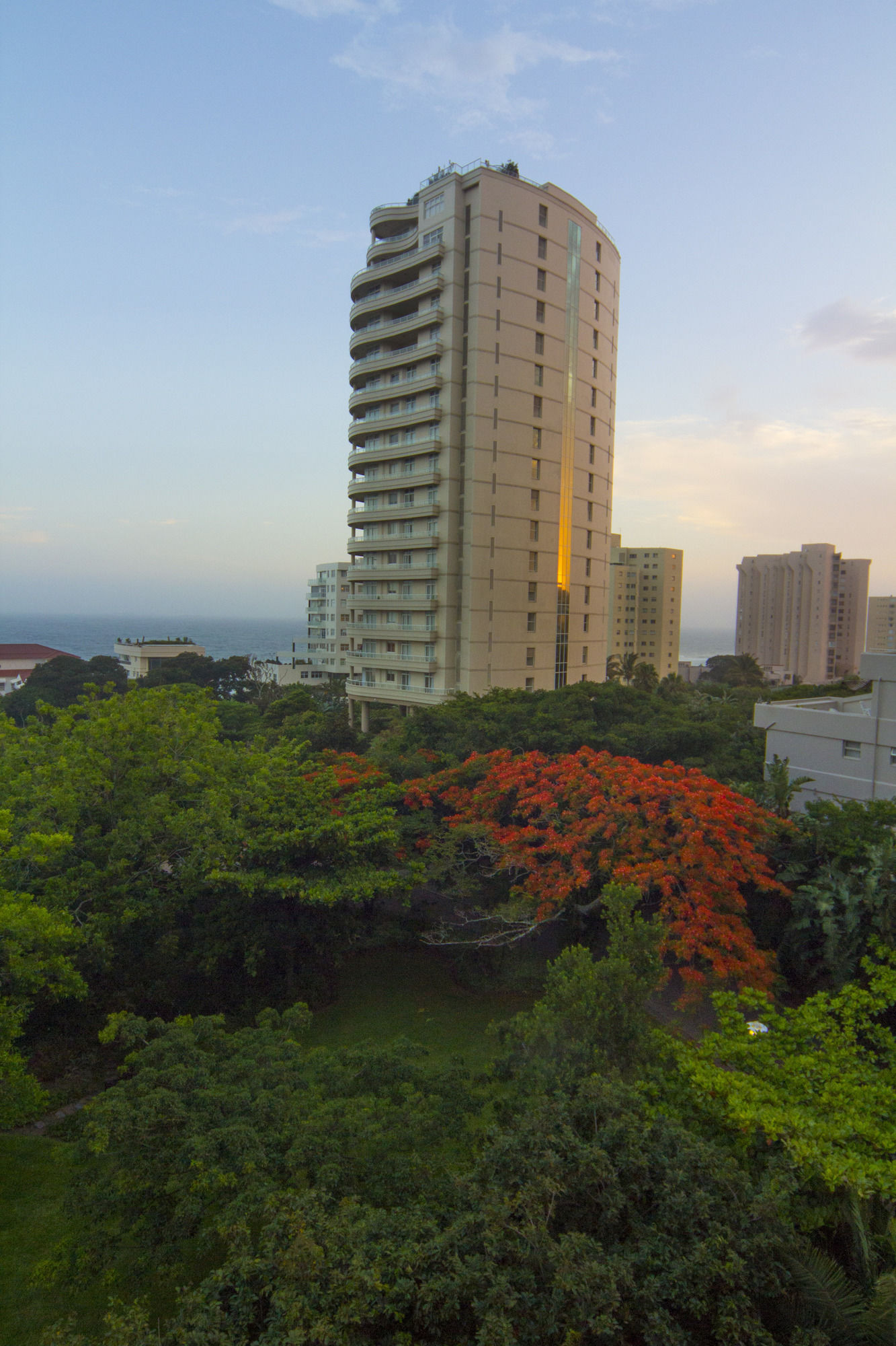 Фото 203 Oyster Quays