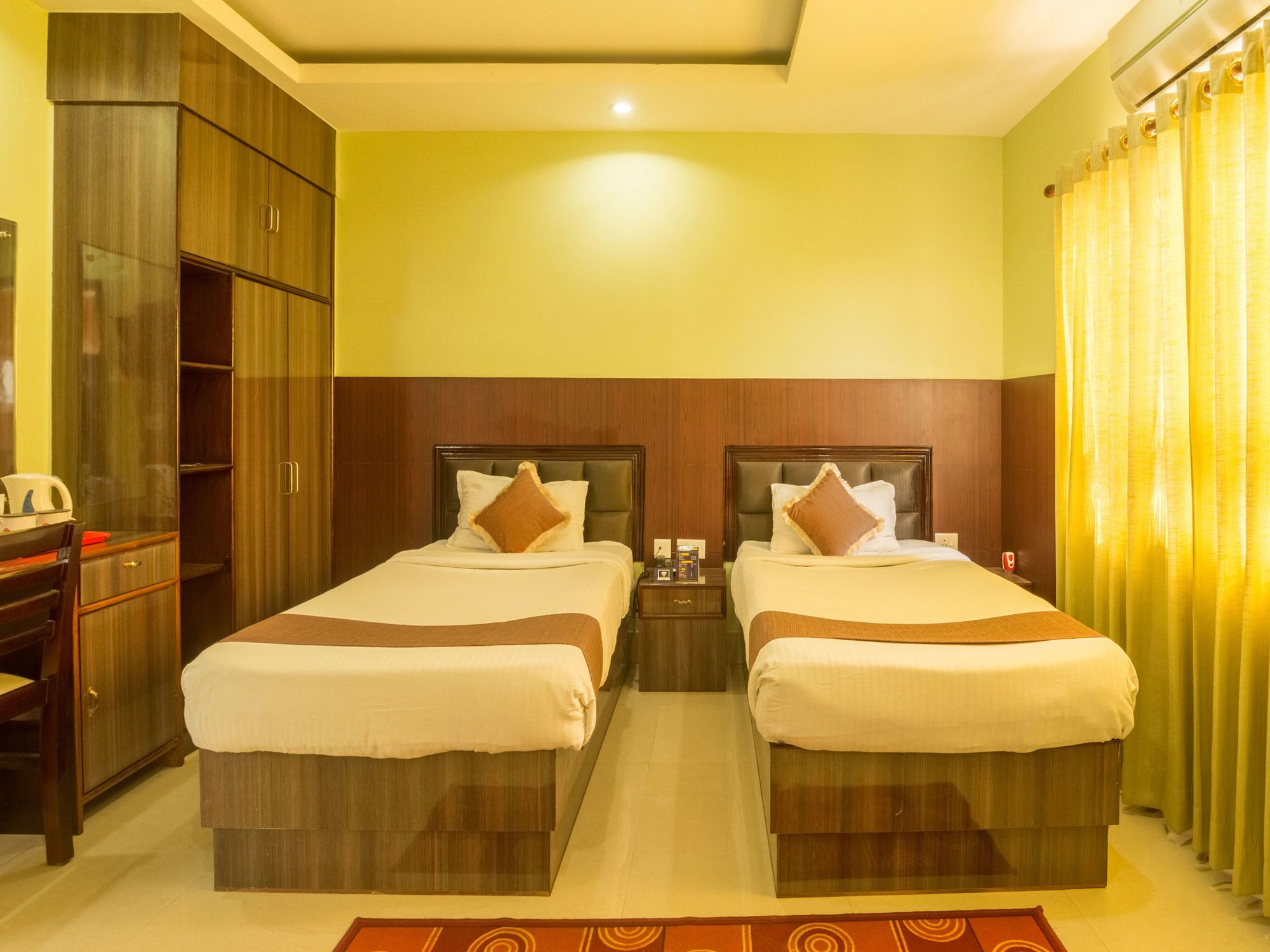 Фото Hotel Grand Majesty