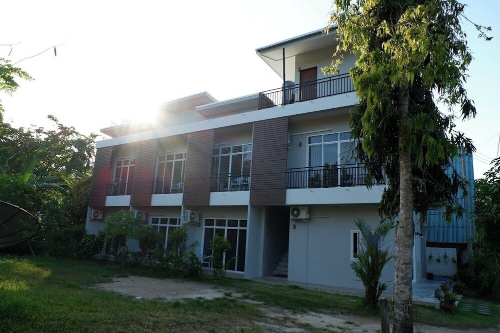 Фото Snooze Inn Phuket