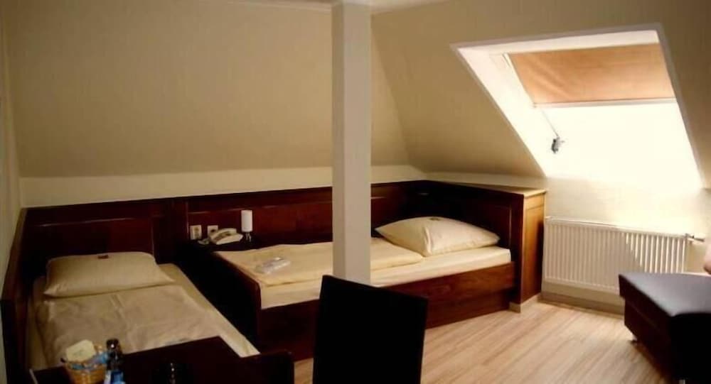 Фото Hotel am Wilhelmsplatz