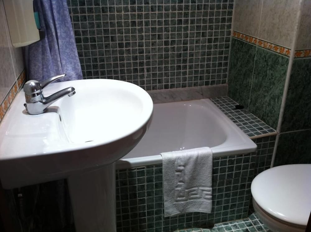 Фото Hostal Verdemar