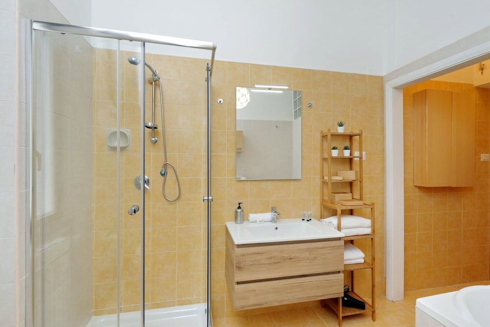 Фото The Place to Be