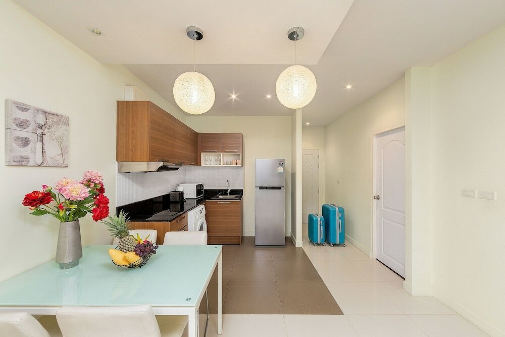 Фото The Lago Apartments by Tropiclook