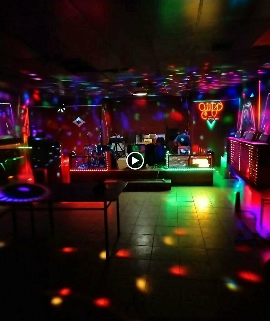 Bar, pub Dostkalesi Music Hall, Caycuma, photo