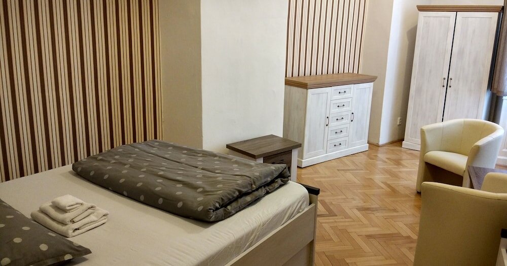 Фото Apartments Tynska 7