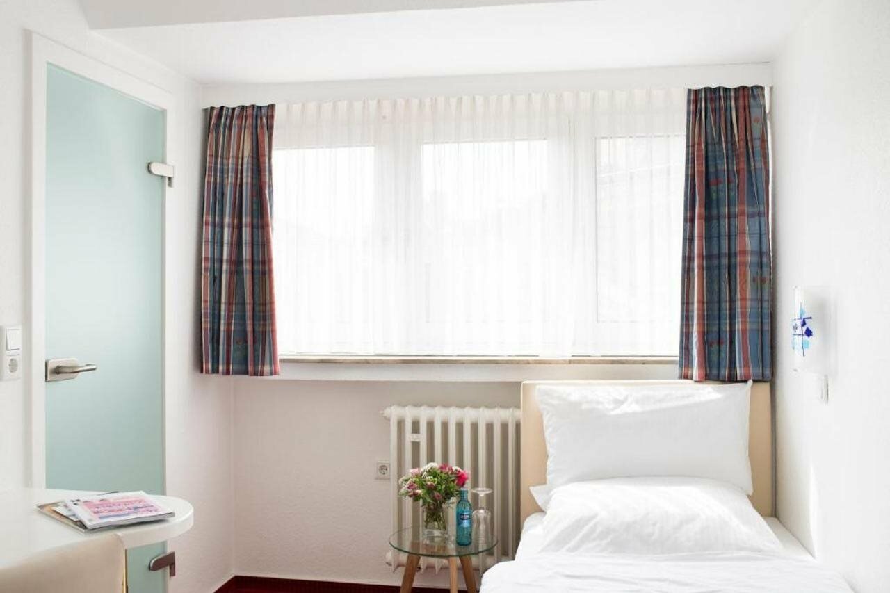 Фото 196539773402