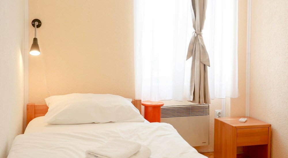 Фото Pigeon Square Rooms